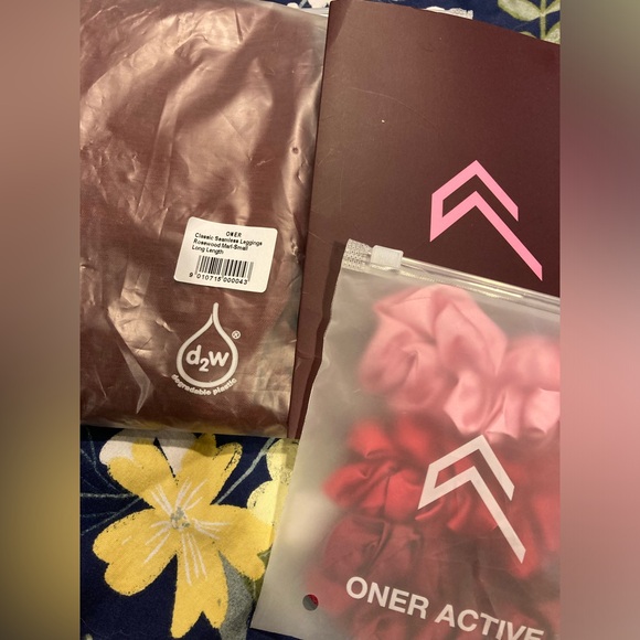 🆕 ONER Active 1st birthday ROSEWOOD leggings long length AND hair scrunchies - Picture 9 of 9
